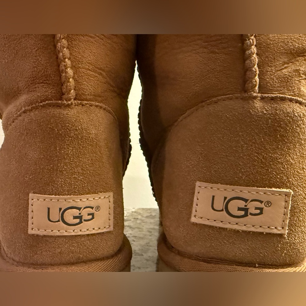UGG Classic Tall ll Tan Suede Boots New condition - Picture 5 of 8